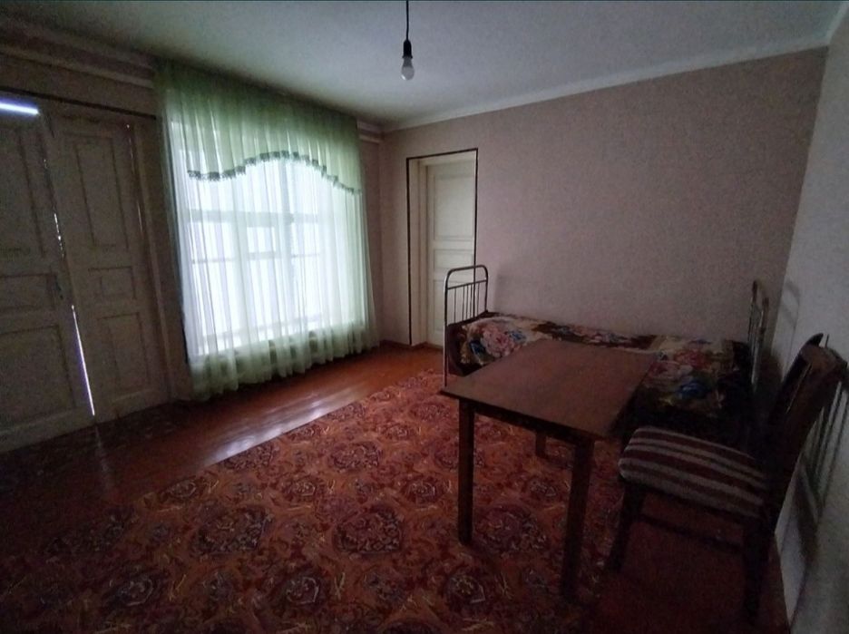 Uy sotiladi 6,19 sotik 4 xona