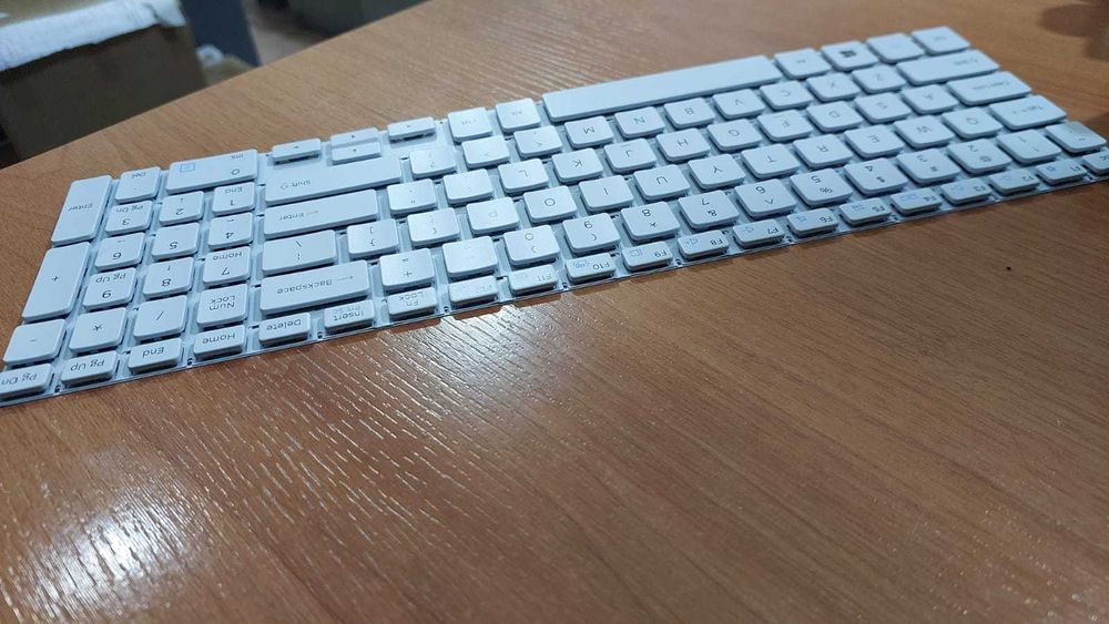 Продам клавиатуру для ноутбука Samsung