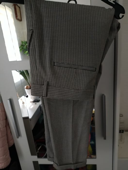 Pantaloni barbati zara