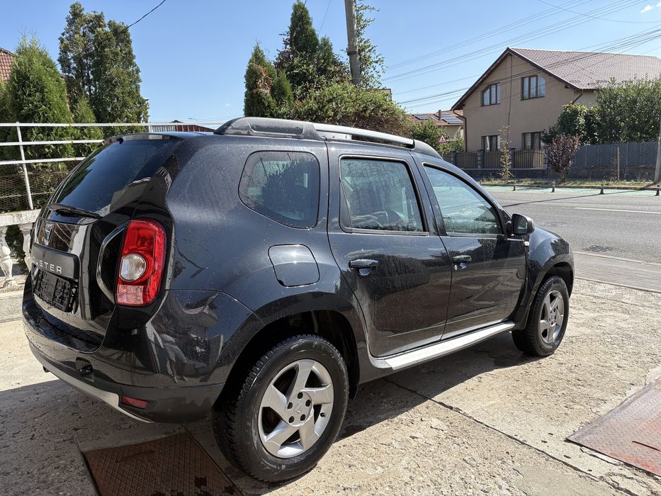 Dacia duster 1,6 benzina +Gpl de fabrica /An 2013/4x2/Aer conditionat /Tapiterie piele