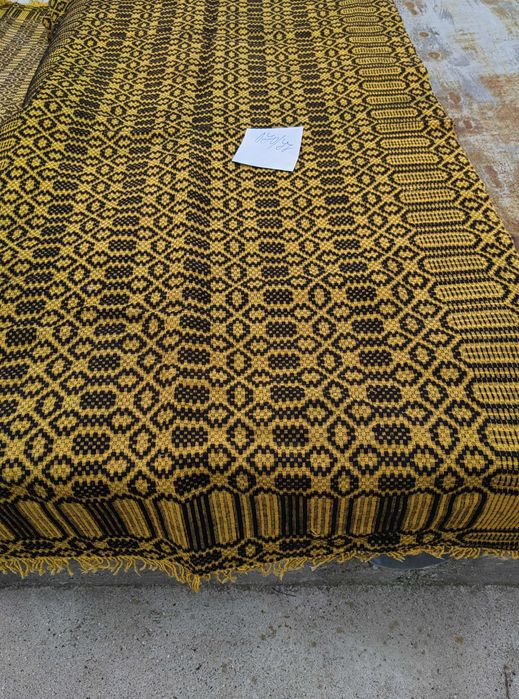 Ръчно тъкани килими, пътеки и губери