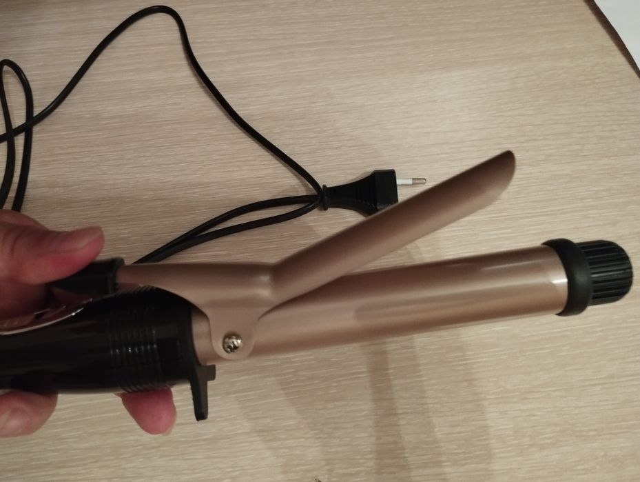 Продам плойку от фирмы VITEK