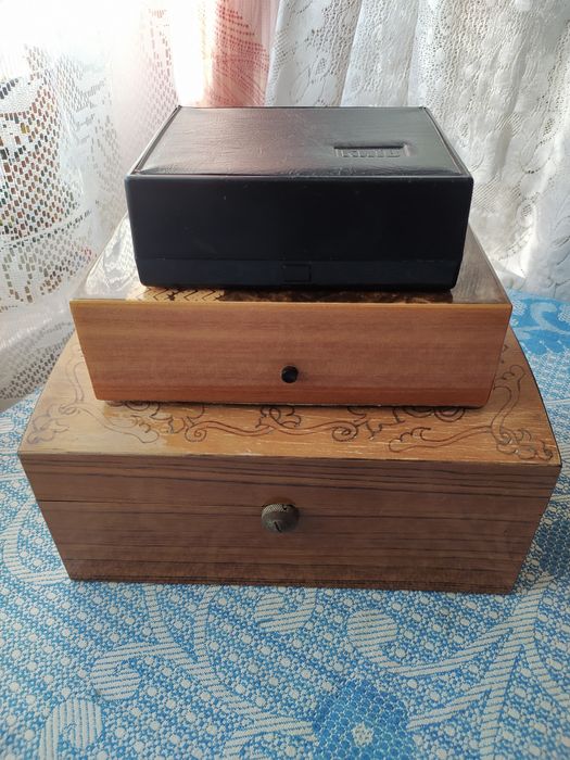 Деревянные  шкатулки разного предназначения.