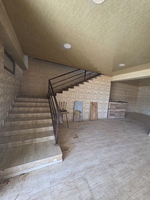 Срочно продаётся  9 соток угловой участок в центре Кибрая.