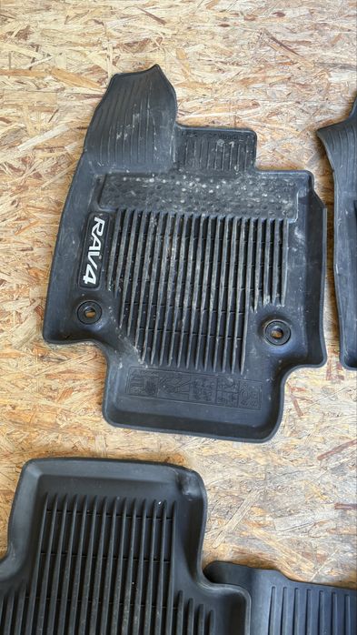 Полики на rav4 2021~24 годов