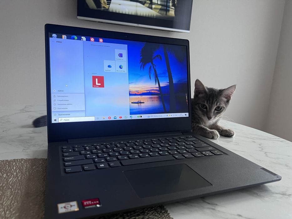 Ноутбук Lenovo V14-ADA