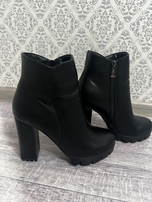 Продаю женские сопоги