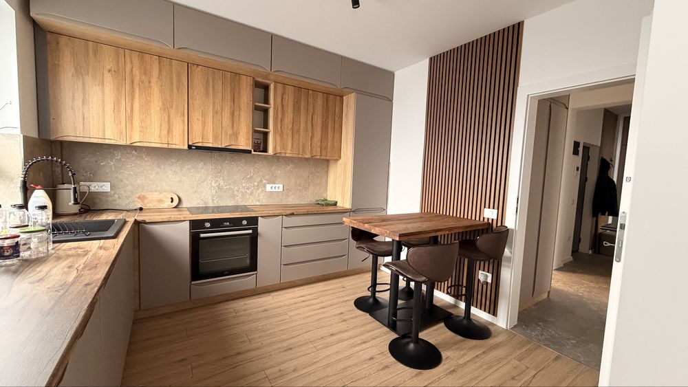 Inchiriez apartament