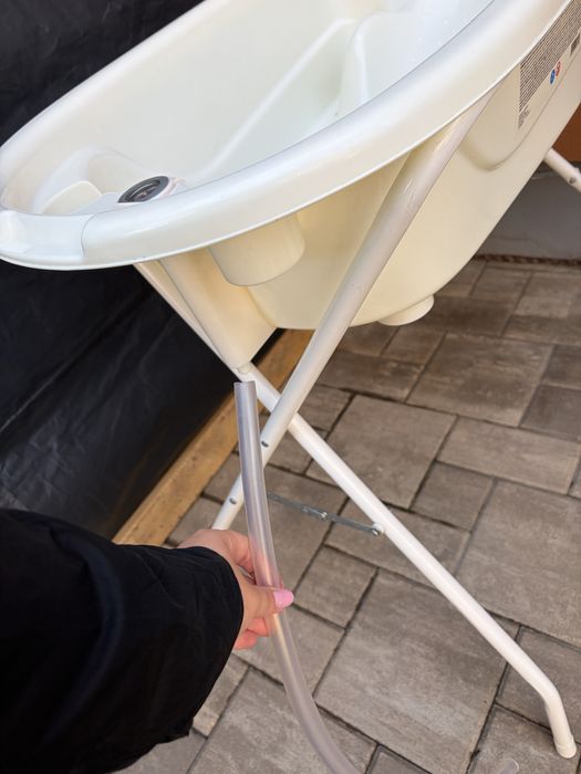 Cada bebe cu suport metalic