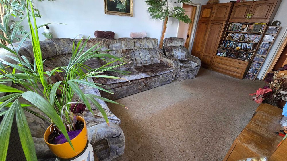 Mobilier sufragerie din lemn + colțar extensibil și fotoliu – Îngrijite, calitate deosebită!