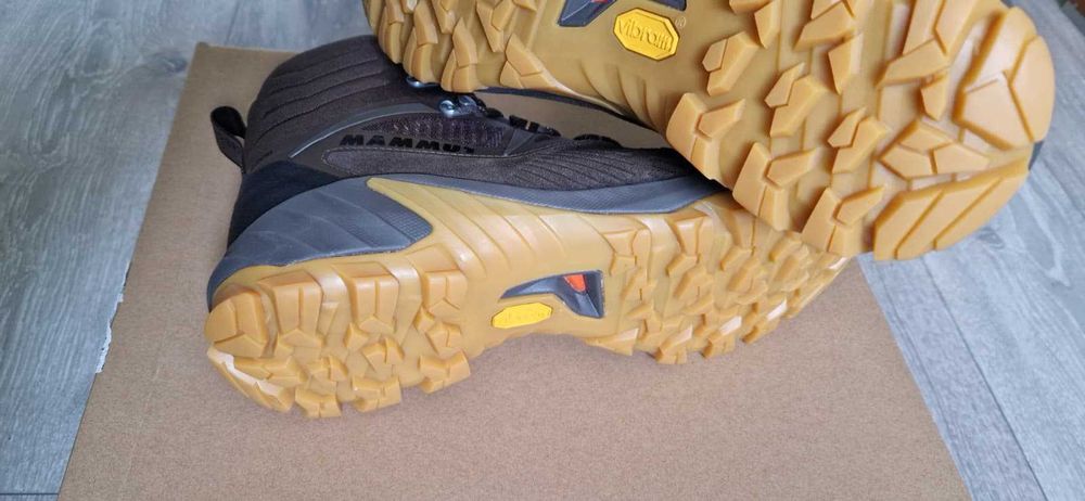 Bocanci Mammut GTX masura 42  goretex munte trekking
