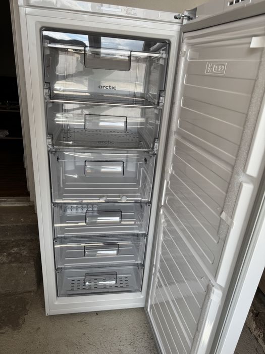 Congelator vertical Arctic