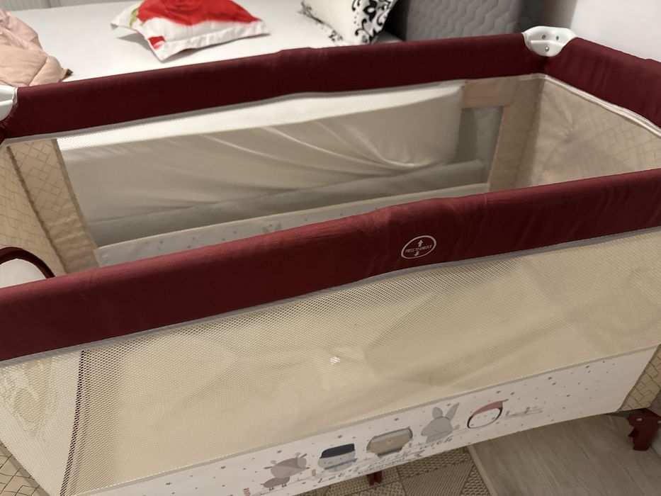 Vand patut copii pliabil marca Bebe royal, in stare foarte buna.