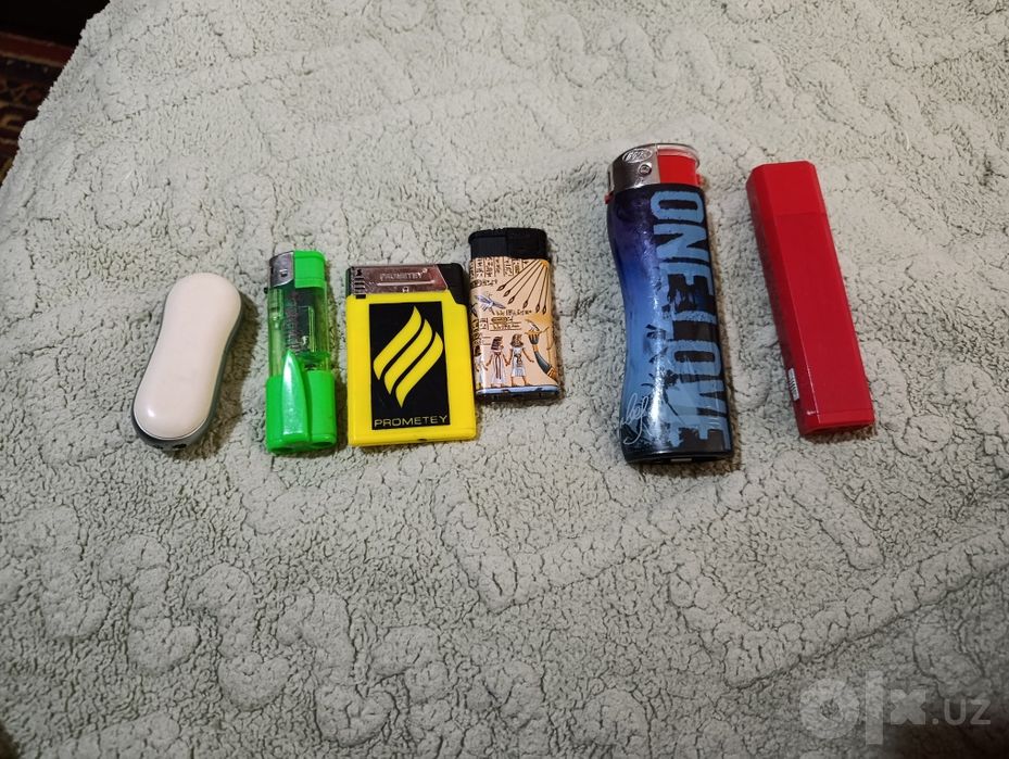 Зажигалки разные.