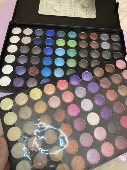 Палетка теней для век