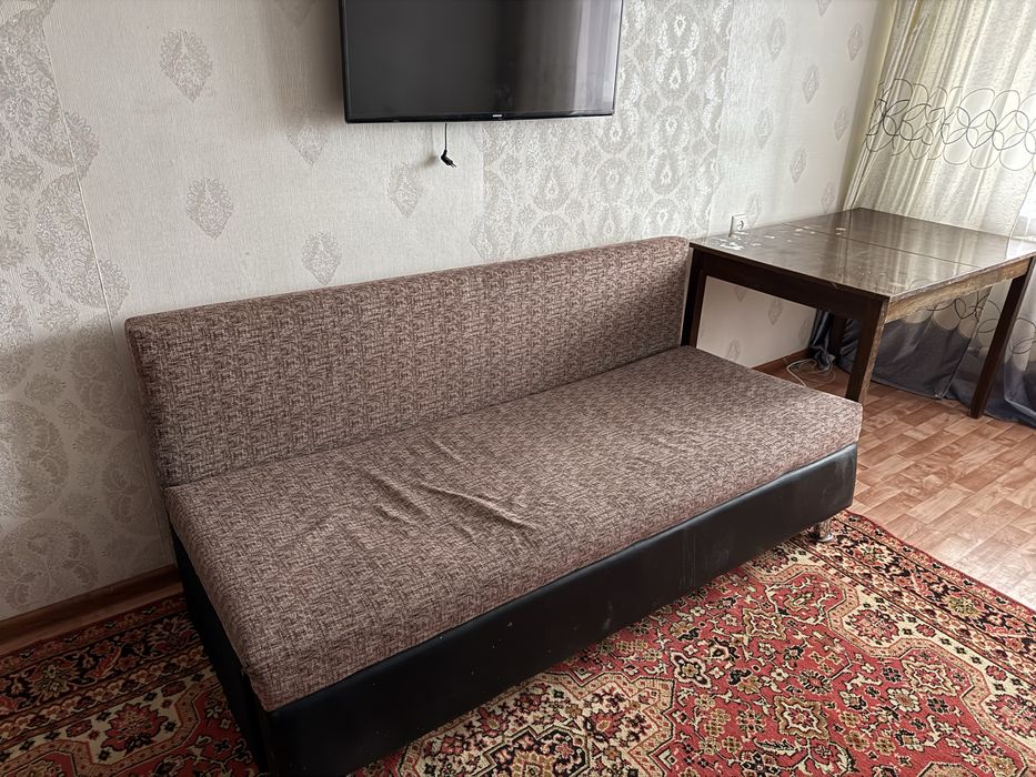 Отдам два дивана