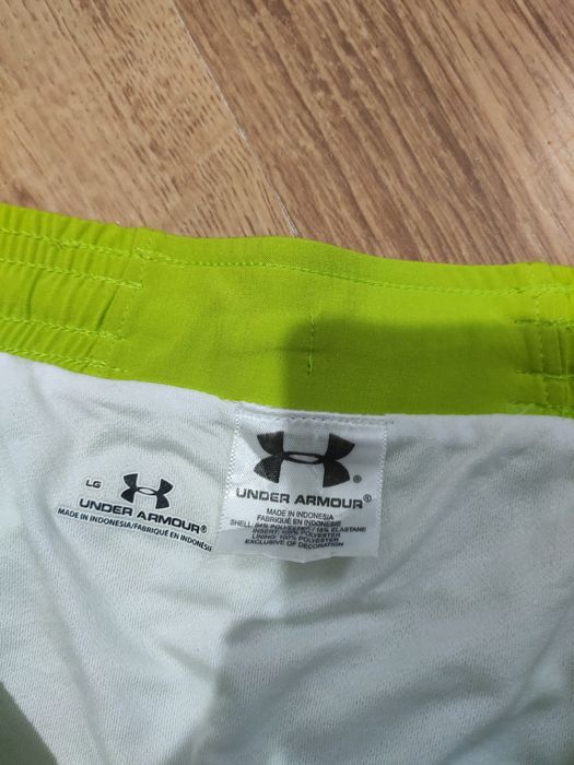 Pantaloni scurți de damă Under Armour mărimea L