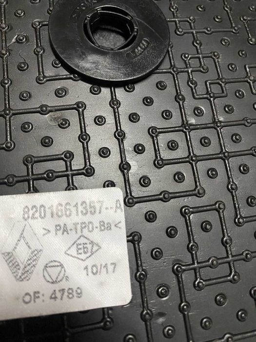 Set covorase, presuri noi premium Renault Kadjar originale 8201661357
