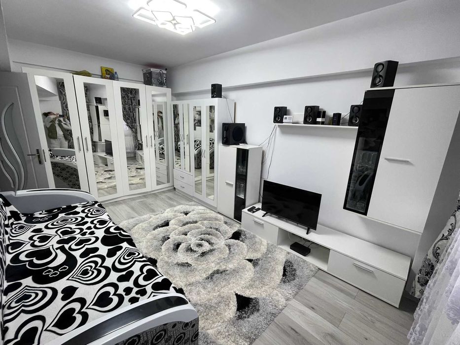 Vand apartament complet mobilat si utilat