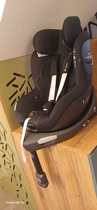 Scaun auto rotativ pentru copii Cybex Gold SIRONA Gi I-SIZE Magic Black, include baza ISOFIX