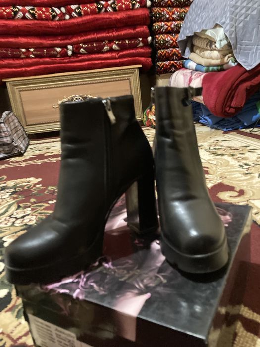 Сапожки на каблуках