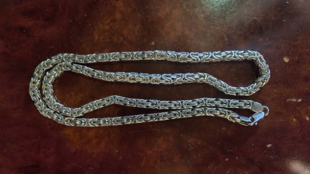 Продам серебряную цепочку. 87 гр. Длина 65 см.
