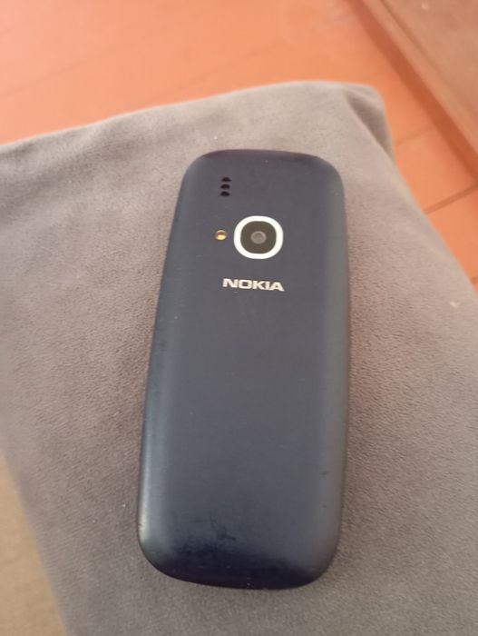 Продам Nokia 33 10