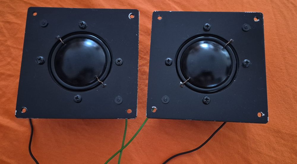 Medii Revox Symbol B  difuzoare