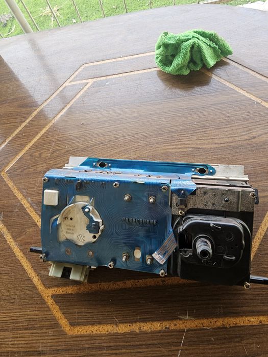 Щиток приборов гольф 2