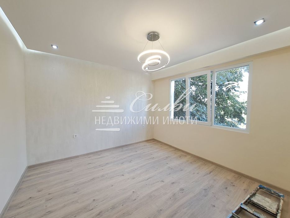 Продава се Двустаен апартамент в Шумен, Тракия - 64 кв.м за 1507 €/кв.м - Снимка #6