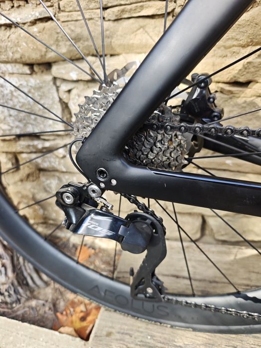 Trek Madone SL 6 2024 Shimano 105 Di2 / Bontrager Aeolus Carbon L