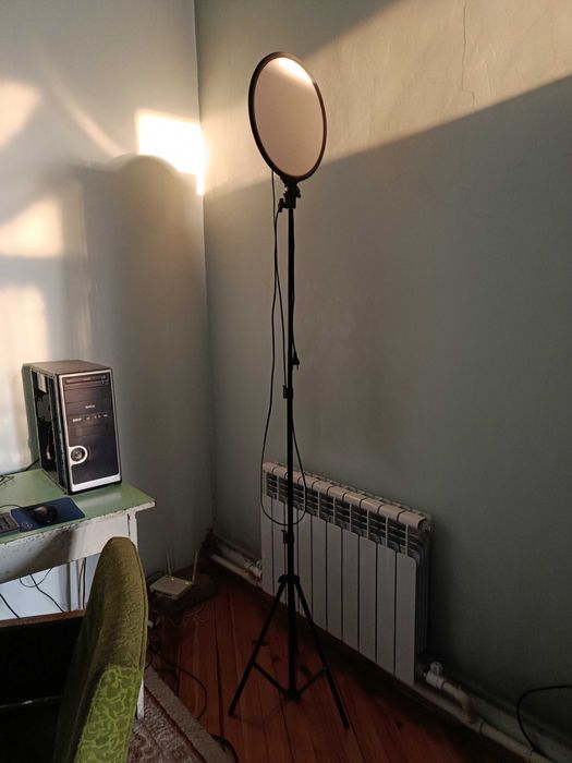 Лампа
JMARY FM-15R

Характеристики:
Диаметр: 34см
Мощность: 40w