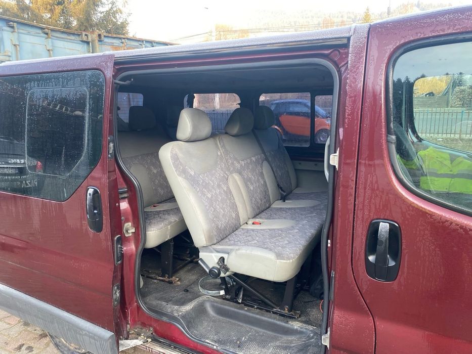 Microbuz 8+1 Opel Vivaro