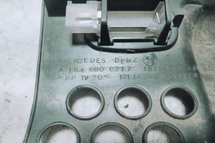 Ornament inferior bord a1646800217 Mercedes-Benz ML W164  [din 2005 pana  2008] seria