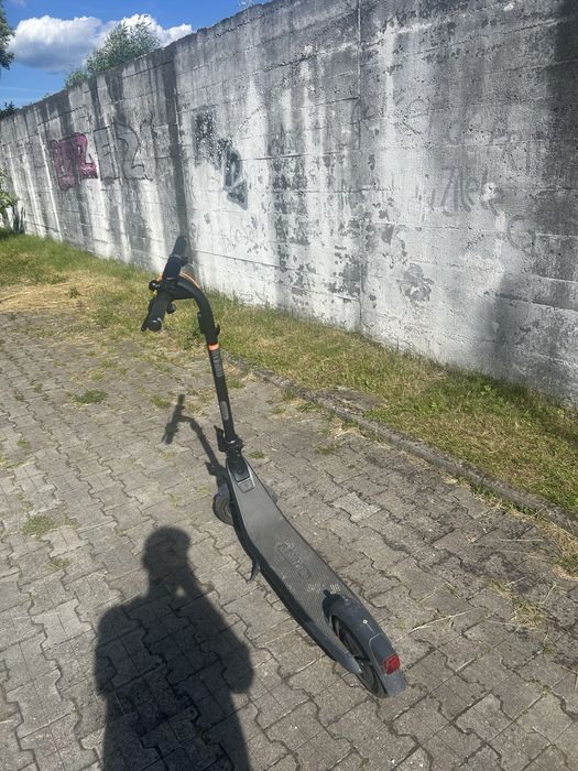 Vând trotineta ninebot segway e2 pro