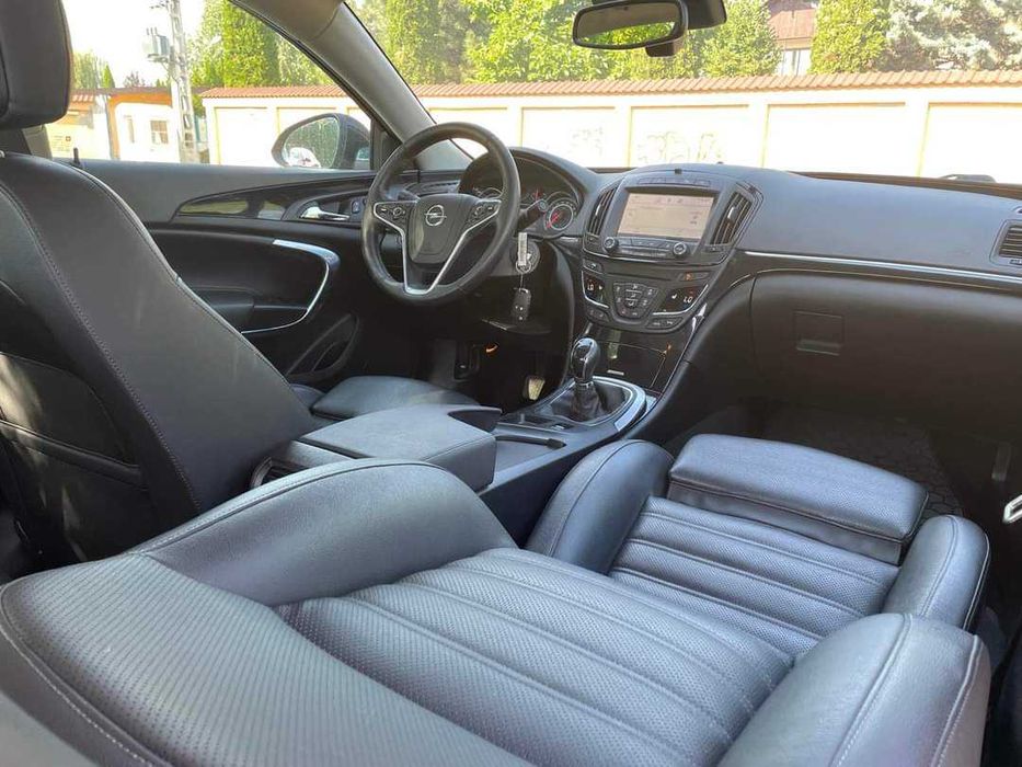 Se vinde **Opel Insignia Limousine, an 2015** unic proprietar in România 6500 euro usor negociabil