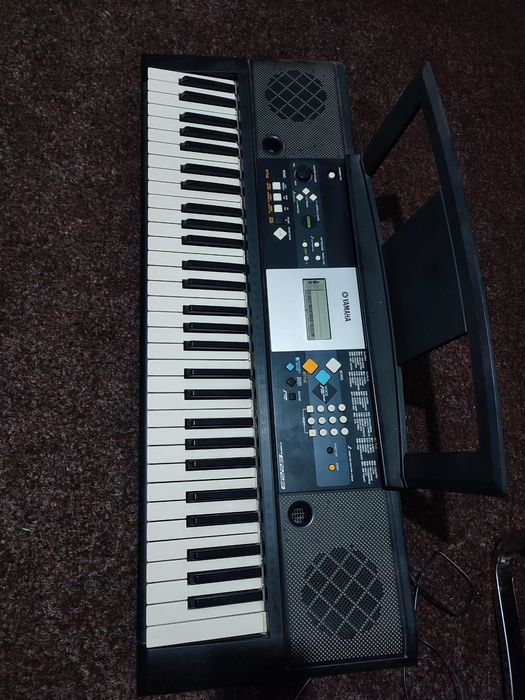 Keyboard  Yamaha  PSR -E223
Include 375 de sunete de instrumnt