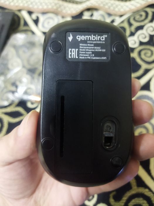 Продаю клавиатуру с мышкой