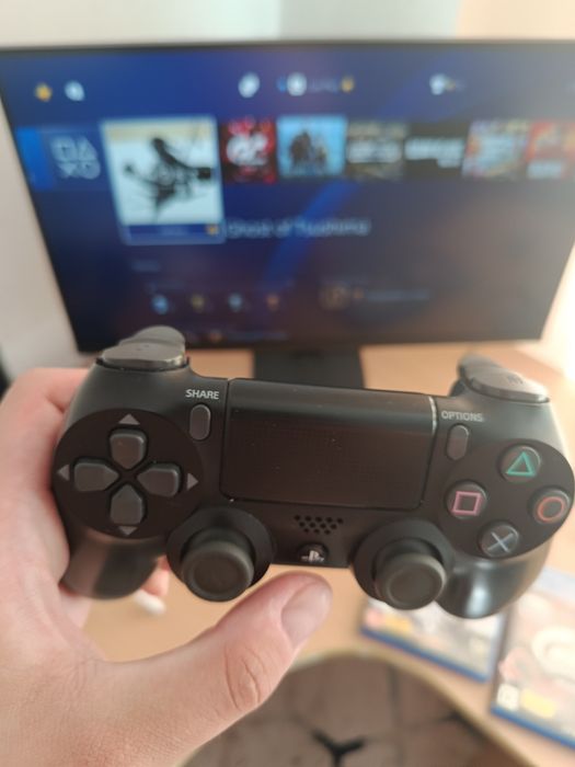 PlayStation 4 Slim 1000 гб и игры
