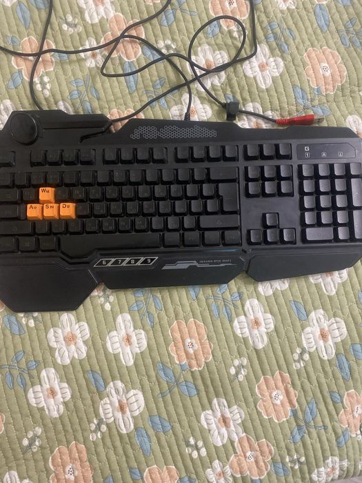 Продам клавиатуру