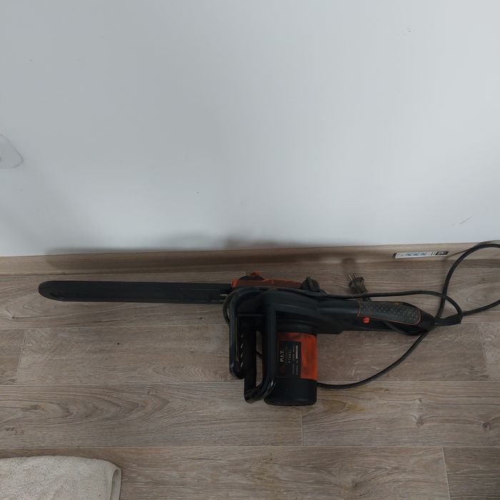 Продам электропилу