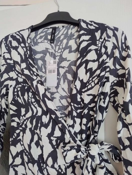 Рокля нова XS и S