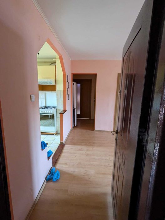 Vand Apartament de 80 mp , 4 camere, 2 băi, etajul 3
