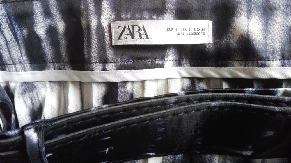 ZARA плисирана пола