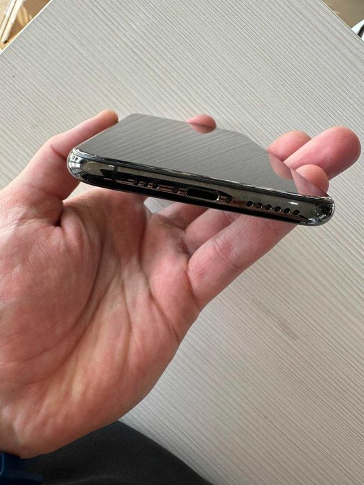 Телефон iPhone XS