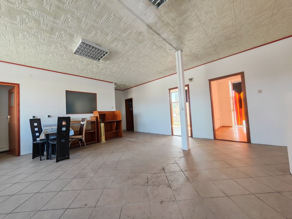 Vănd ieftin sau închiriez spațiu comercial (showroom) numai 199000€