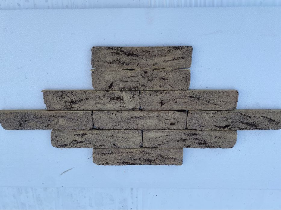 Caramida Aparenta feliata