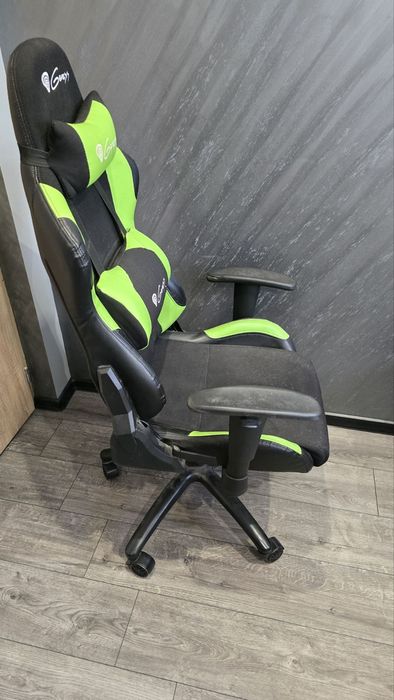 Гейминг стол Genesis - Nitro 550, черен/зелен