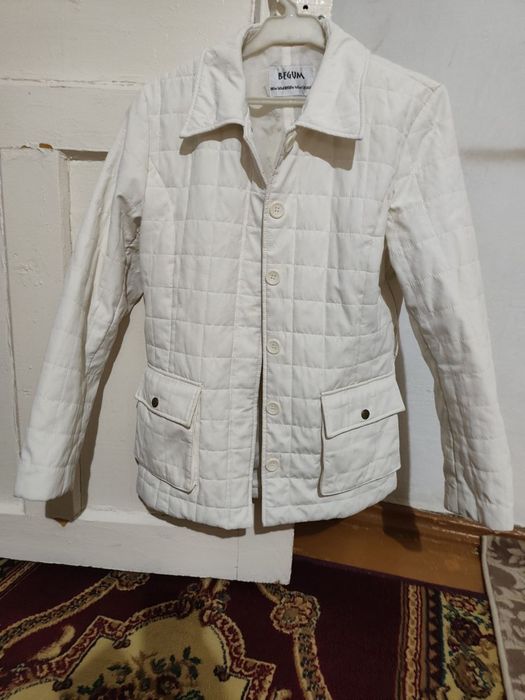 Продам женскую куртку