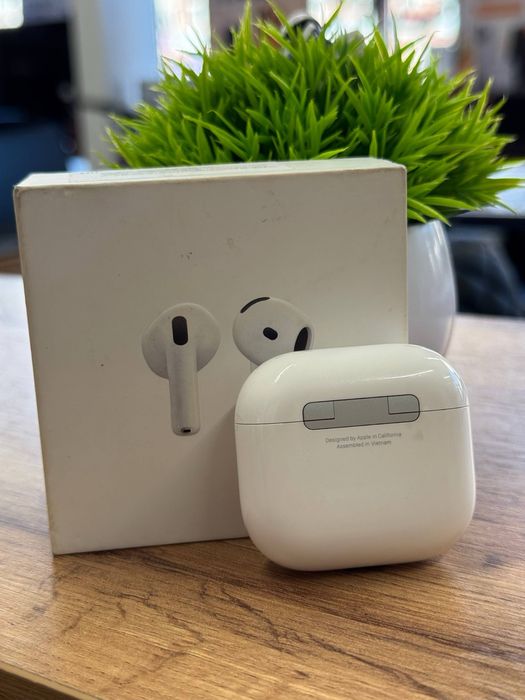AirPods 4 series